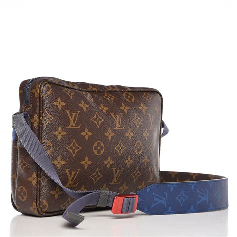 LOUIS VUITTON Monogram Outdoor Messenger PM 